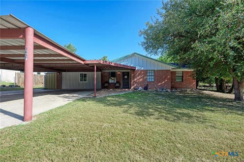 Photo of 1407 W Avenue C, Lampasas, TX 76550 (MLS # 622312)