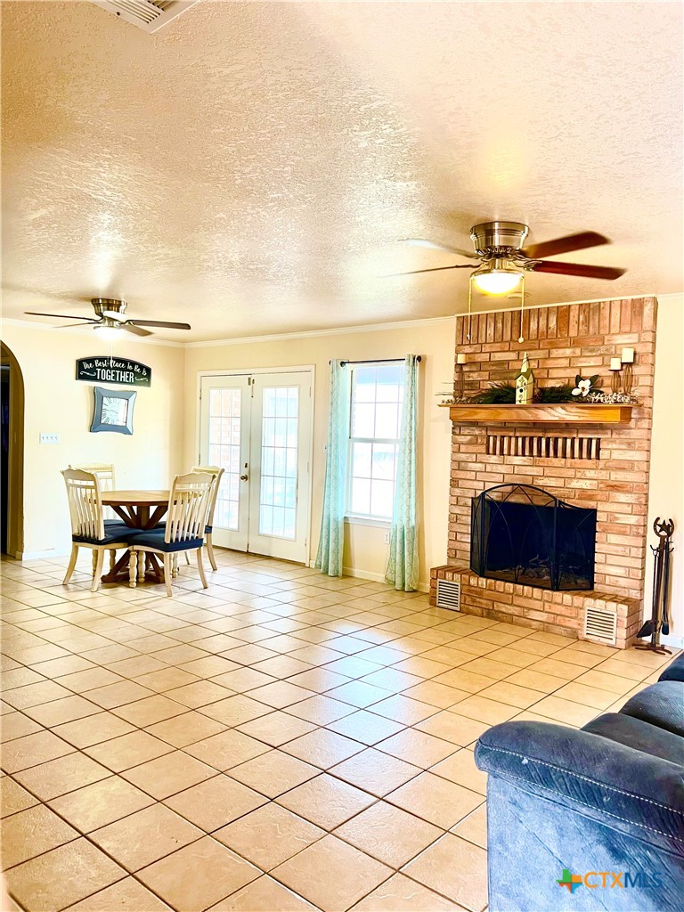 877 Spring Creek Lane