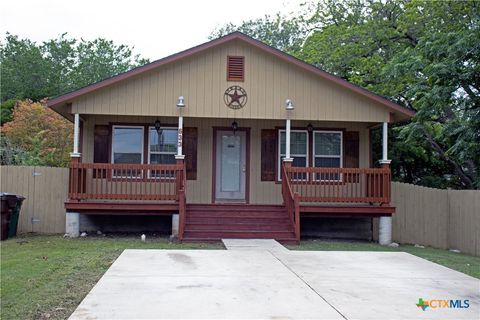 Photo of 633 S Commerce Street, Lockhart, TX 78644 (MLS # 612462)