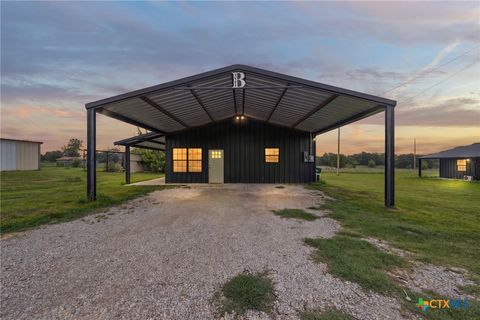 Photo of 321 Avenue B #B, Walnut Springs, TX 76690 (MLS # 611623)
