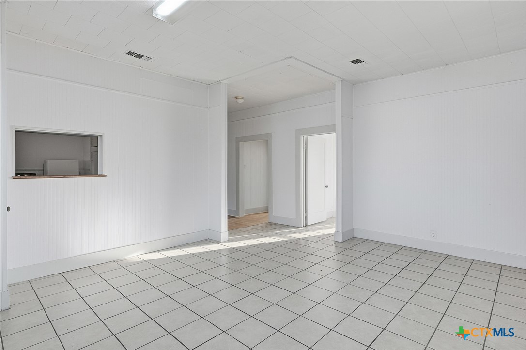 613&615 E Court Street