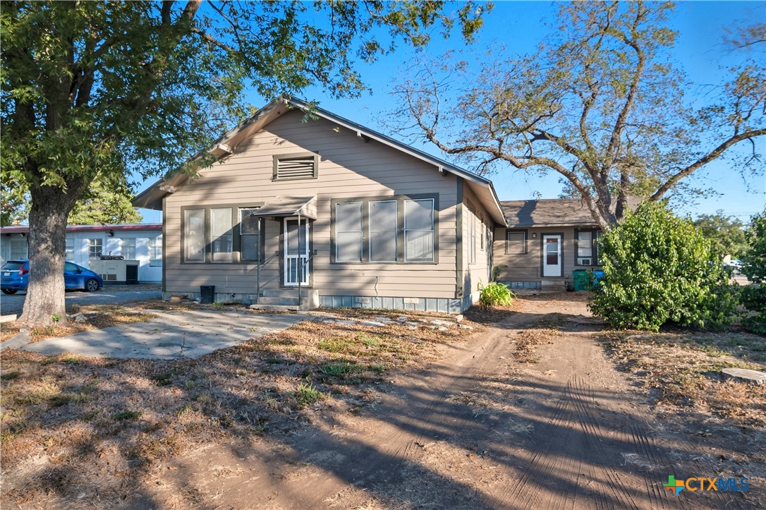 613&615 E Court Street