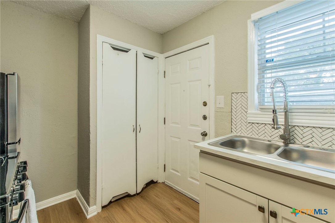 806-808 Estelle Avenue