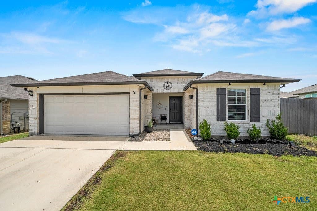 Photo of 908 Gerardia Court, Seguin, TX 78155 (MLS # 616612)