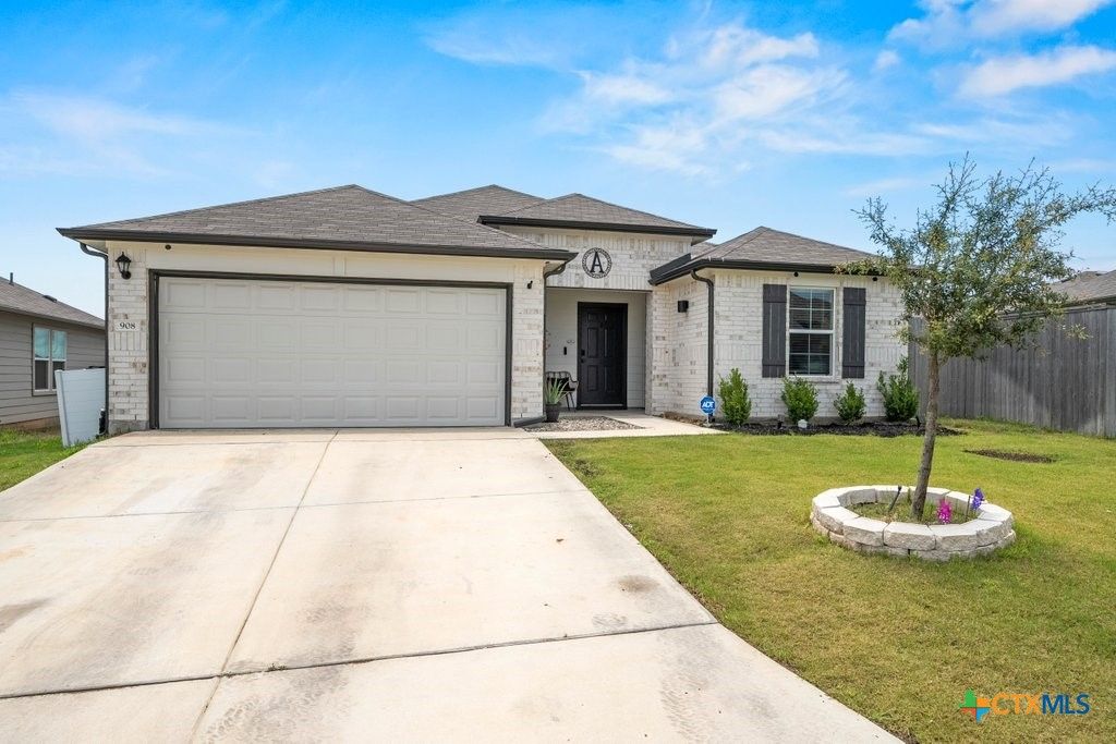 Photo of 908 Gerardia Court, Seguin, TX 78155 (MLS # 616612)