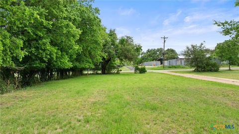 Photo of 306 W Pecan Drive, Johnson City, TX 78636 (MLS # 610420)