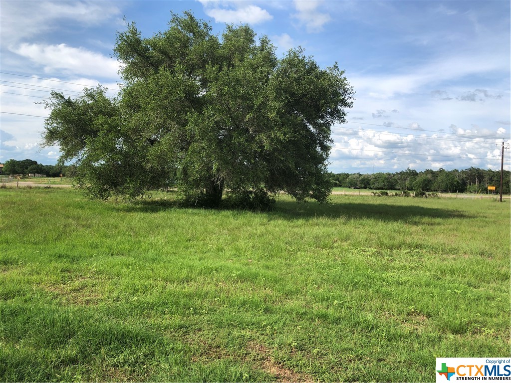 Photo 1 of 8 — 154 PVT 1672, Hallettsville, TX 77964