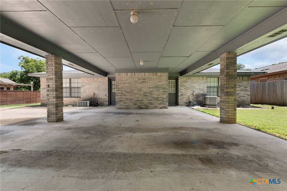 307/309 W 2nd Street