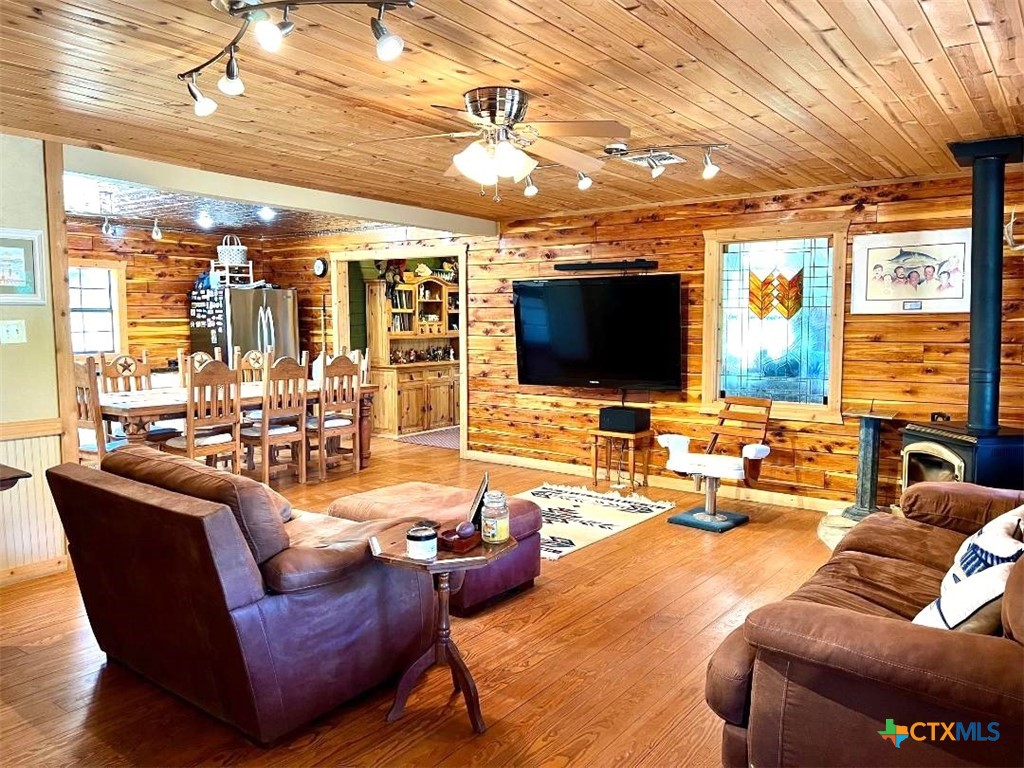 1465 County Road 401