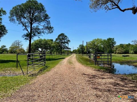 1465 County Road 401 Edna TX 77957