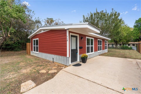 Photo of 718 Hunter Drive, Rockdale, TX 76567 (MLS # 628797)