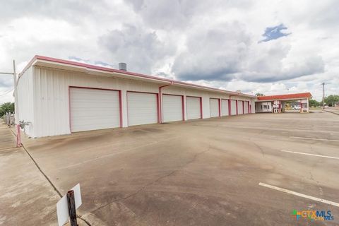 1301 N East Street Victoria TX 77901