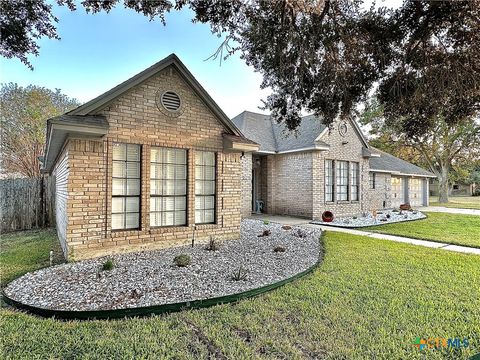 Photo of 203 Chimney Rock Drive, Victoria, TX 77904 (MLS # 612506)