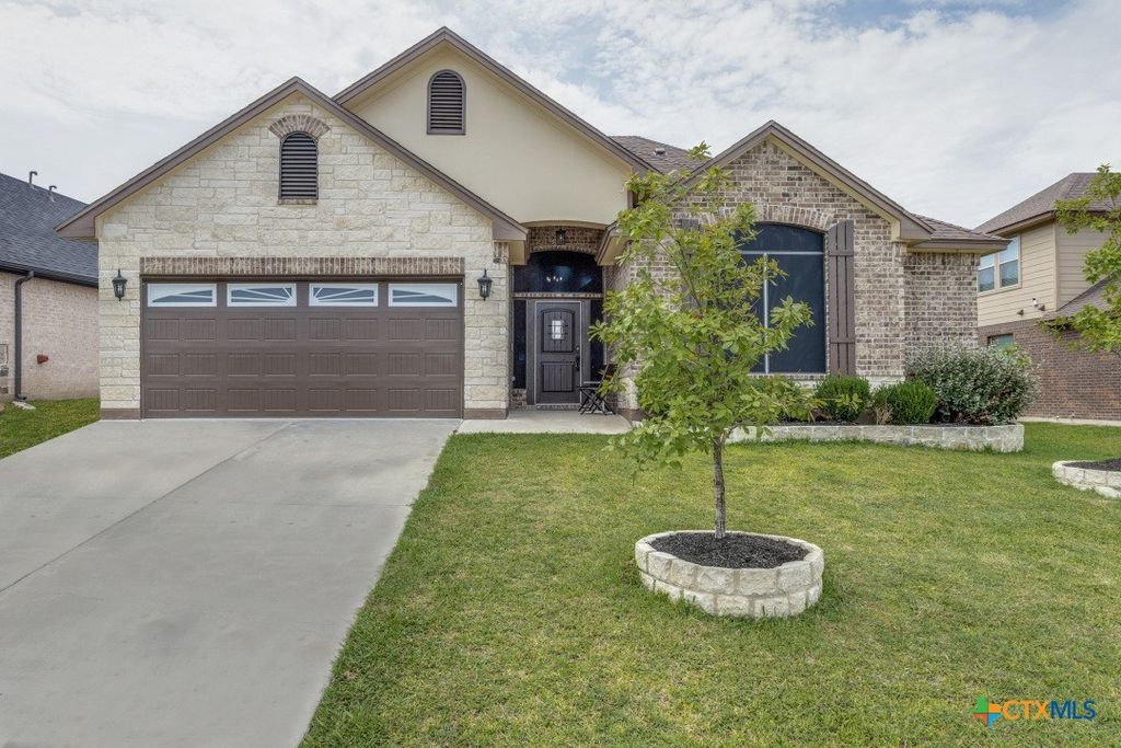 Photo of 814 Tuscan Road, Harker Heights, TX 76548 (MLS # 611197)