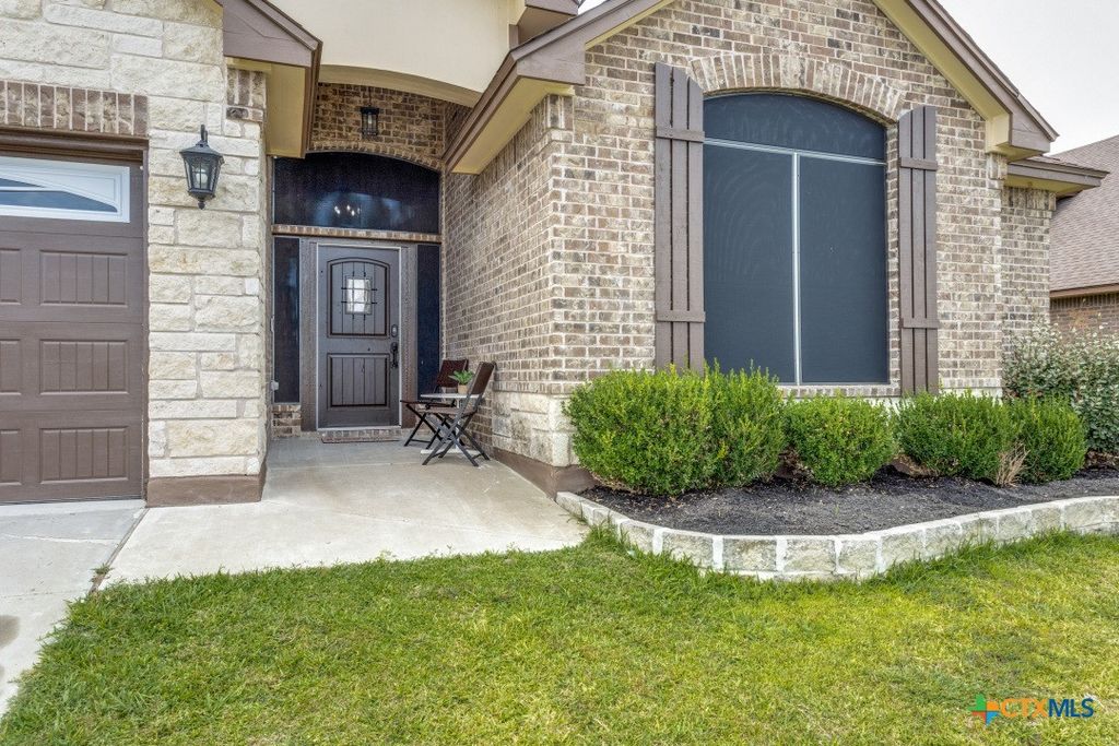 Photo of 814 Tuscan Road, Harker Heights, TX 76548 (MLS # 611197)