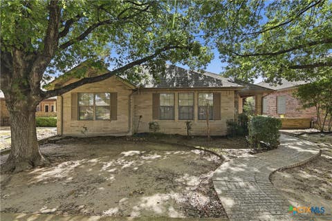 Photo of 671 Sagewood Parkway, Seguin, TX 78155 (MLS # 618906)