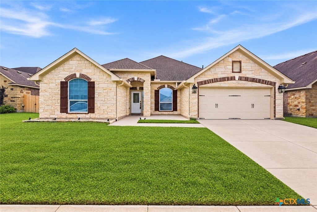 Photo of 115 Sandstone Court, Victoria, TX 77904 (MLS # 627619)