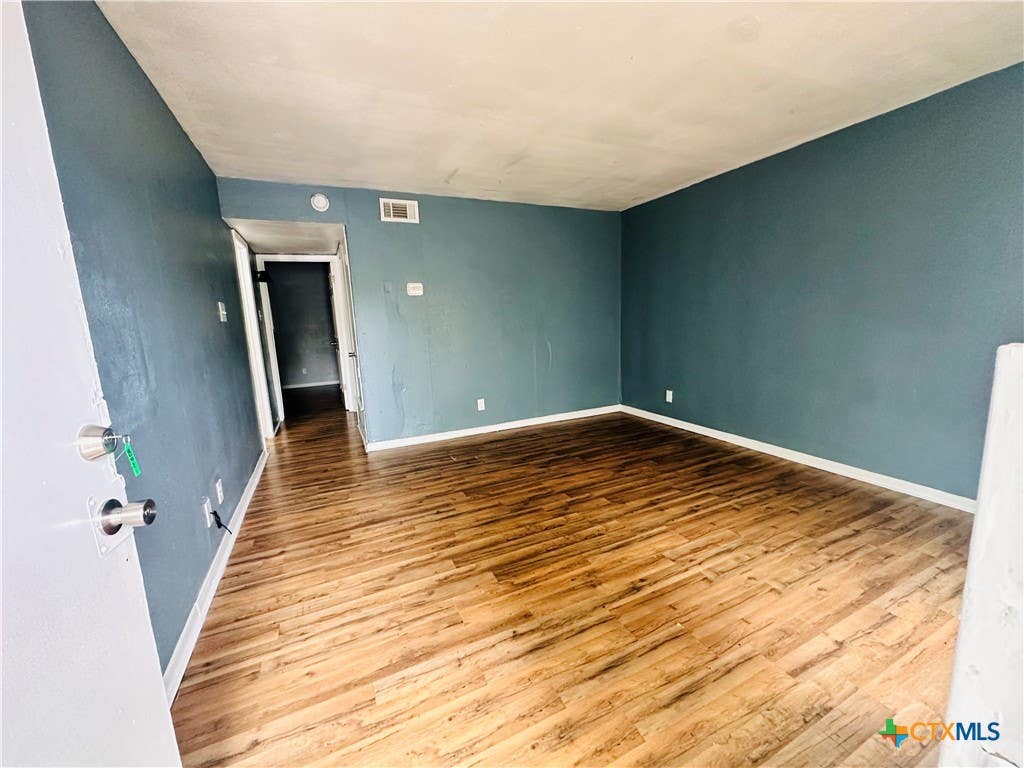 Photo of 407 W AVENUE E, Killeen, TX 76541 (MLS # 623315)