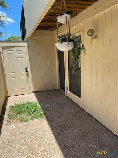 Photo of 6718 Silvermine Drive #302, Austin, TX 78736 (MLS # 611359)