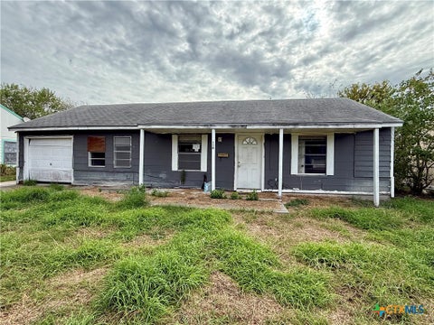 Photo of 118 Massanet Street, Port Lavaca, TX 77979 (MLS # 628781)