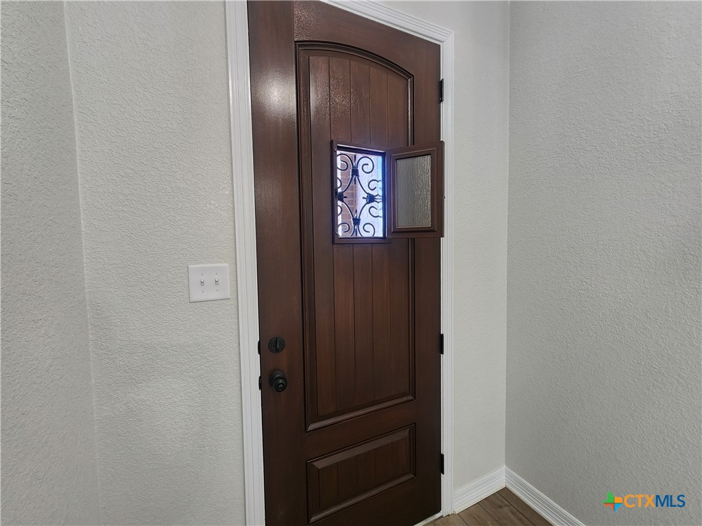 806 Eagle Heights Drive