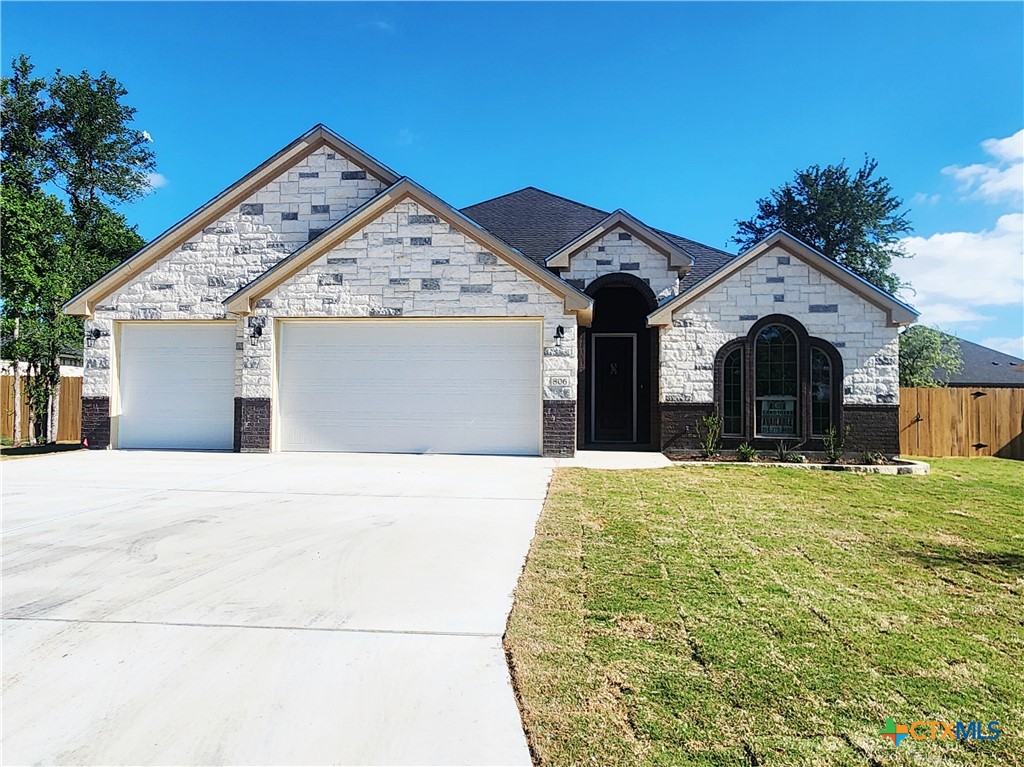 806 Eagle Heights Drive