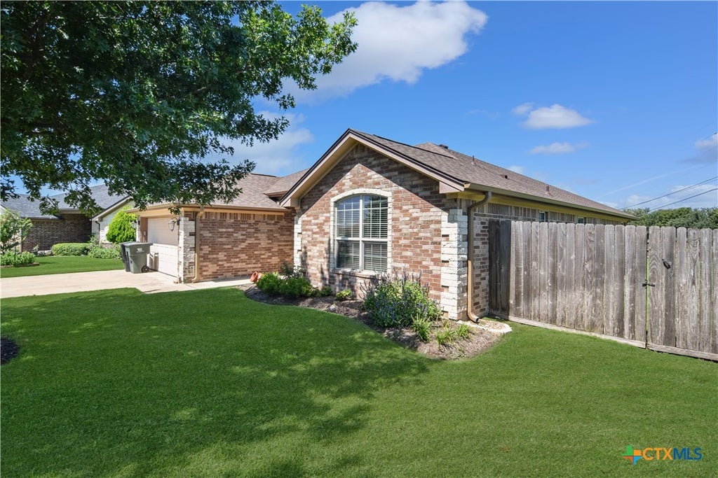 Photo of 8810 Capstone Cove, Temple, TX 76502 (MLS # 627313)