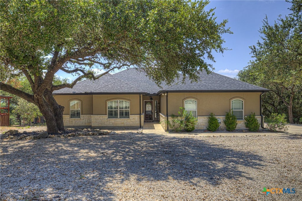 Photo of 581 Lorne Road, Canyon Lake, TX 78133 (MLS # 622171)