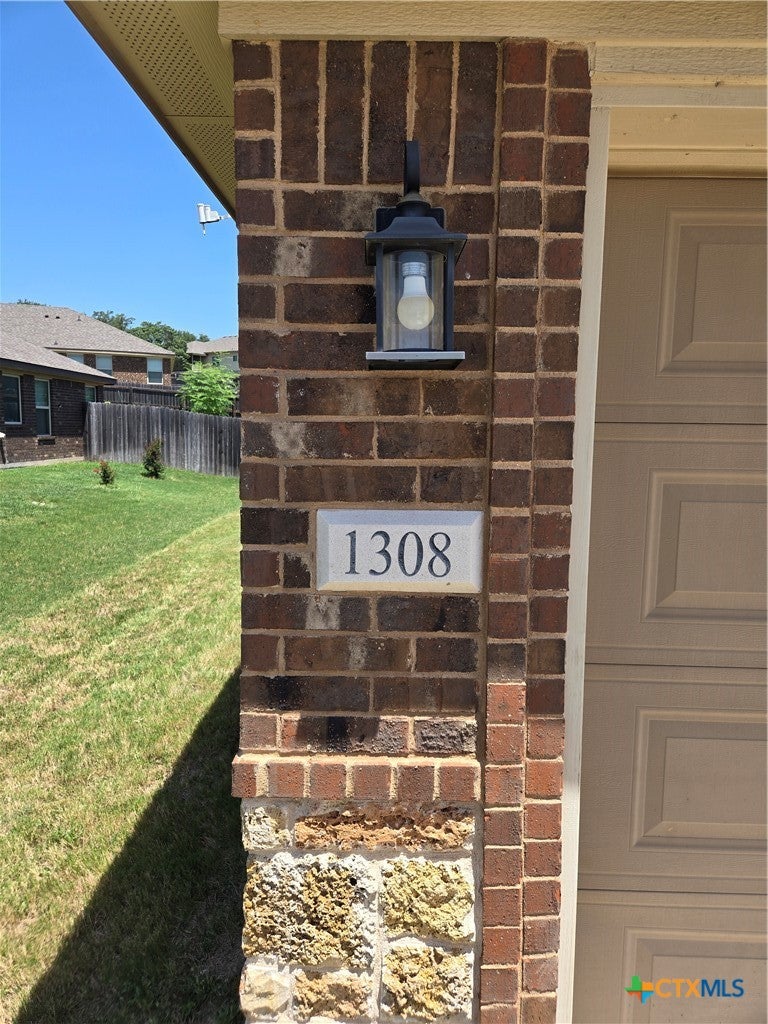 1308 Justice Drive - Photo 2