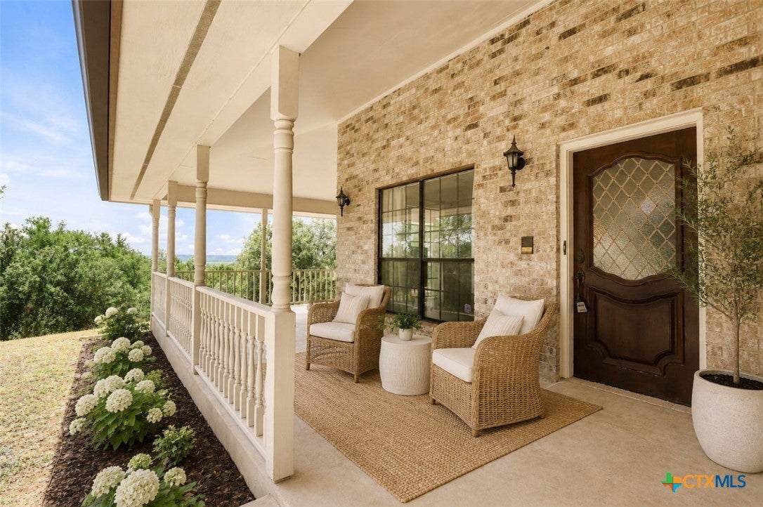 5691 Circle Oak Drive