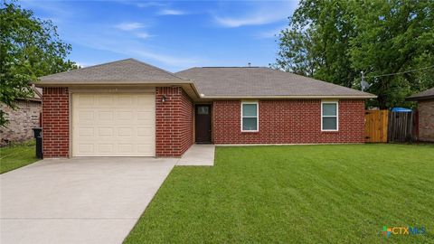 Photo of 2221 Michigan Street, New Braunfels, TX 78130 (MLS # 611631)