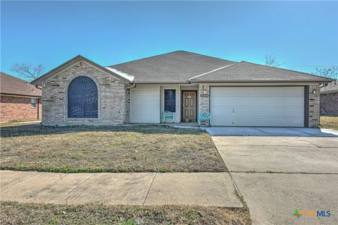 Photo of 5004 Sunrise Street, Killeen, TX 76542 (MLS # 602919)