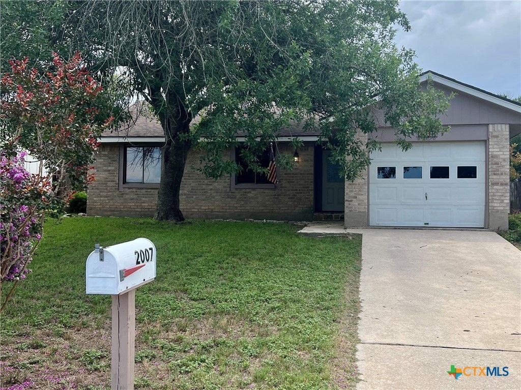 Photo of 2007 Castle Gate Circle, San Marcos, TX 78666 (MLS # 582872)