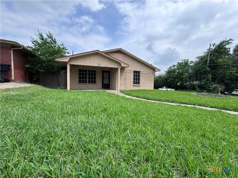 Photo of 1301 N 10th Street, Temple, TX 76501 (MLS # 613678)