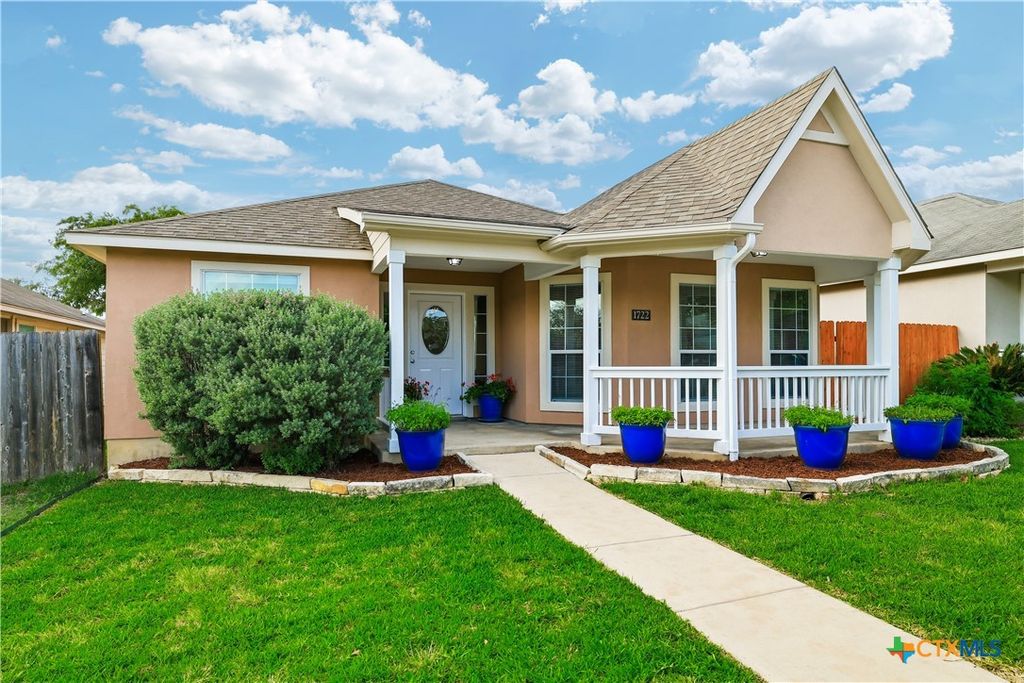 Photo of 1722 Joy Spring, New Braunfels, TX 78130 (MLS # 611493)