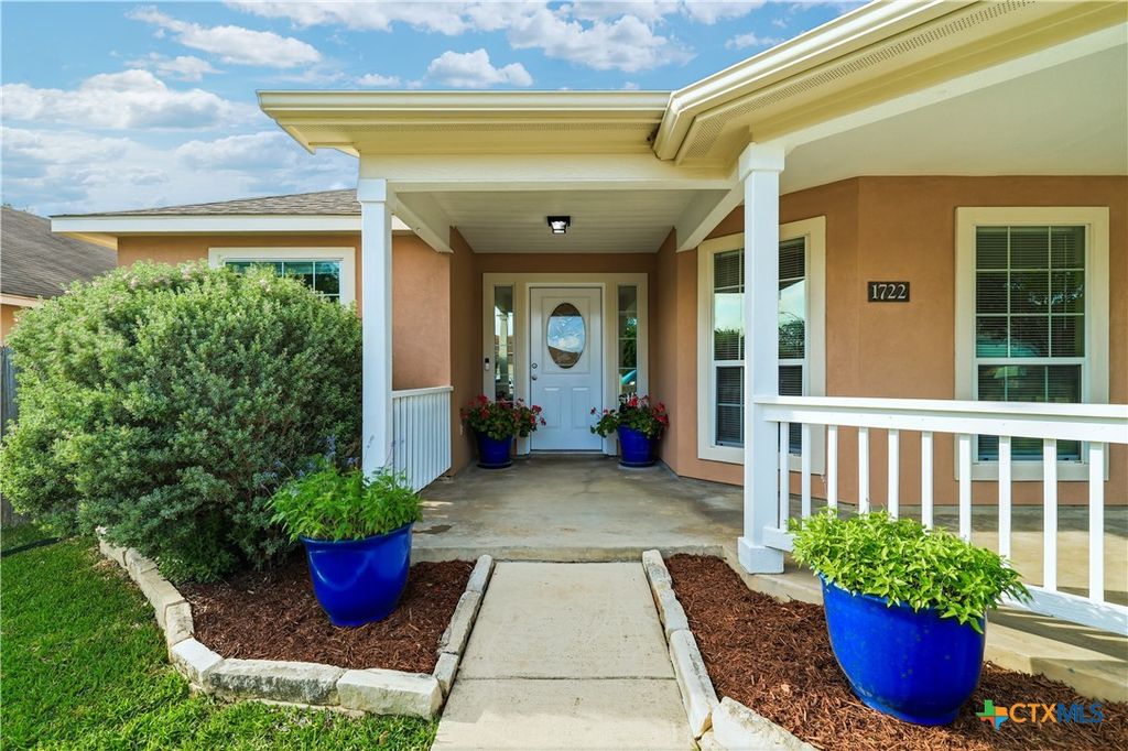 Photo of 1722 Joy Spring, New Braunfels, TX 78130 (MLS # 611493)