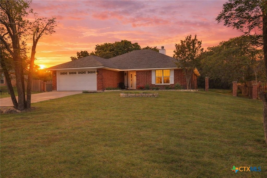 Photo of 5410 Denmans Loop, Belton, TX 76513 (MLS # 609352)