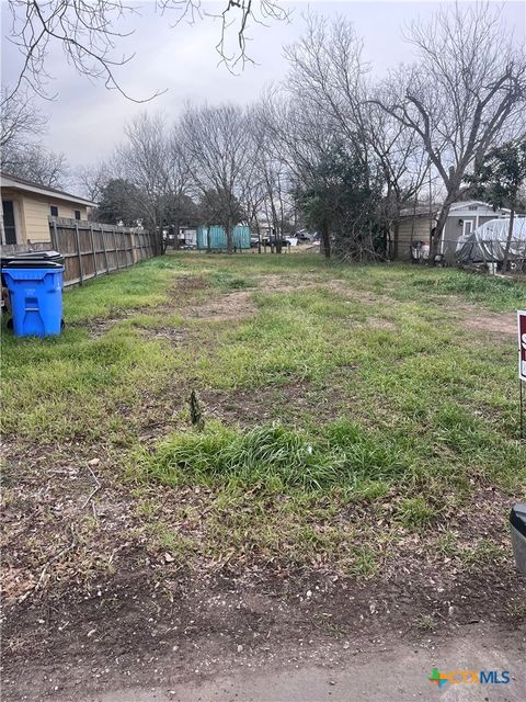 920 Veterans Street Seguin TX 78155