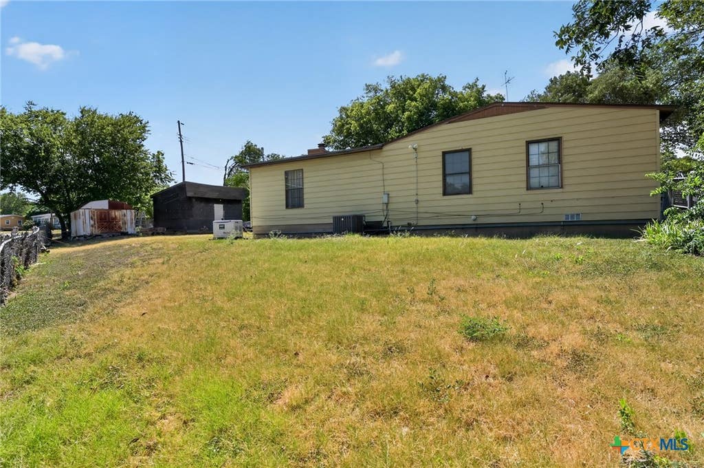 Photo of 120 Collins Avenue, Killeen, TX 76541 (MLS # 623245)