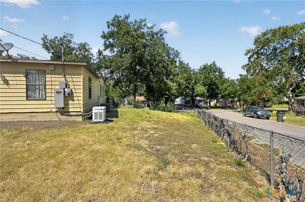 Photo of 120 Collins Avenue, Killeen, TX 76541 (MLS # 623245)