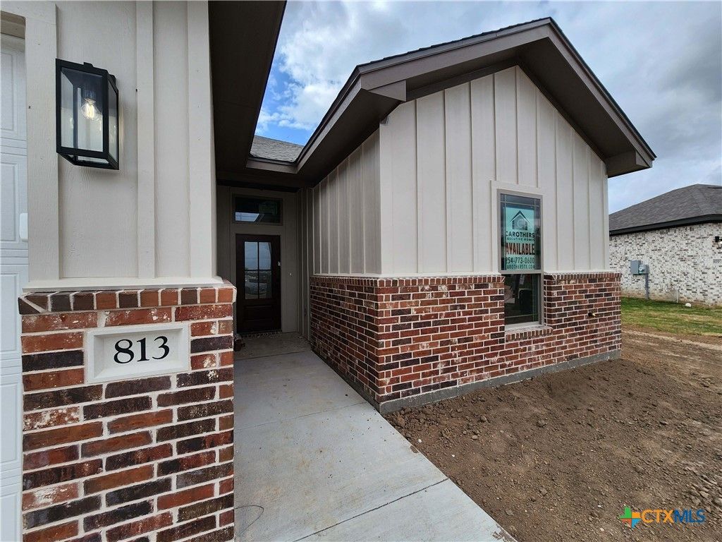 Photo of 813 Eagle Cross Cove, Salado, TX 76571 (MLS # 610359)