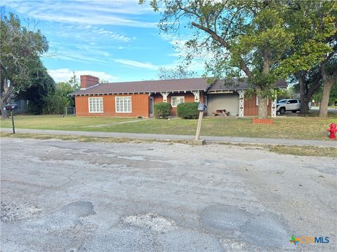 303 Brewster Avenue Florence TX 76527