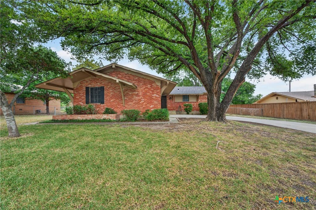 Photo of 3205 El Capitan Drive, Temple, TX 76502 (MLS # 622731)