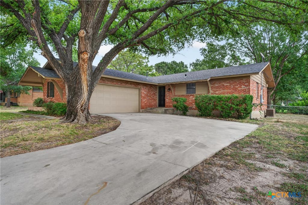 Photo of 3205 El Capitan Drive, Temple, TX 76502 (MLS # 622731)