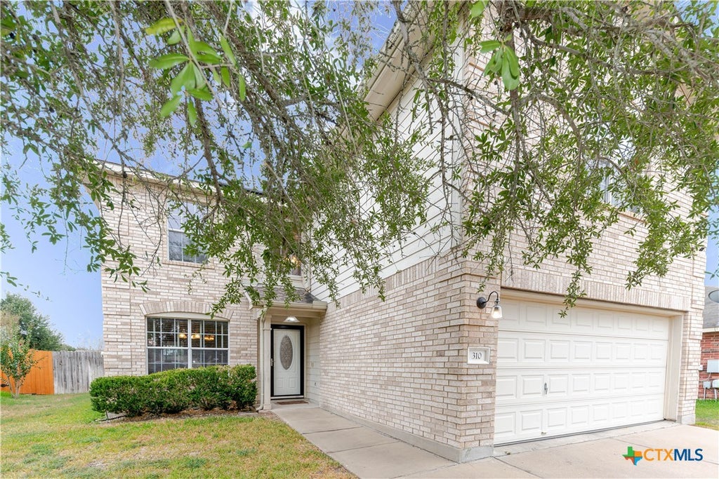 Photo of 310 Antelope Trail, Bastrop, TX 78602 (MLS # 627642)