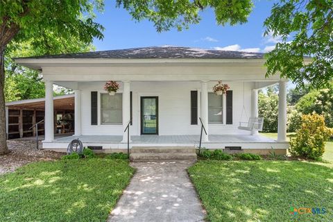 Photo of 102 S Hogan Street, Holland, TX 76534 (MLS # 614274)