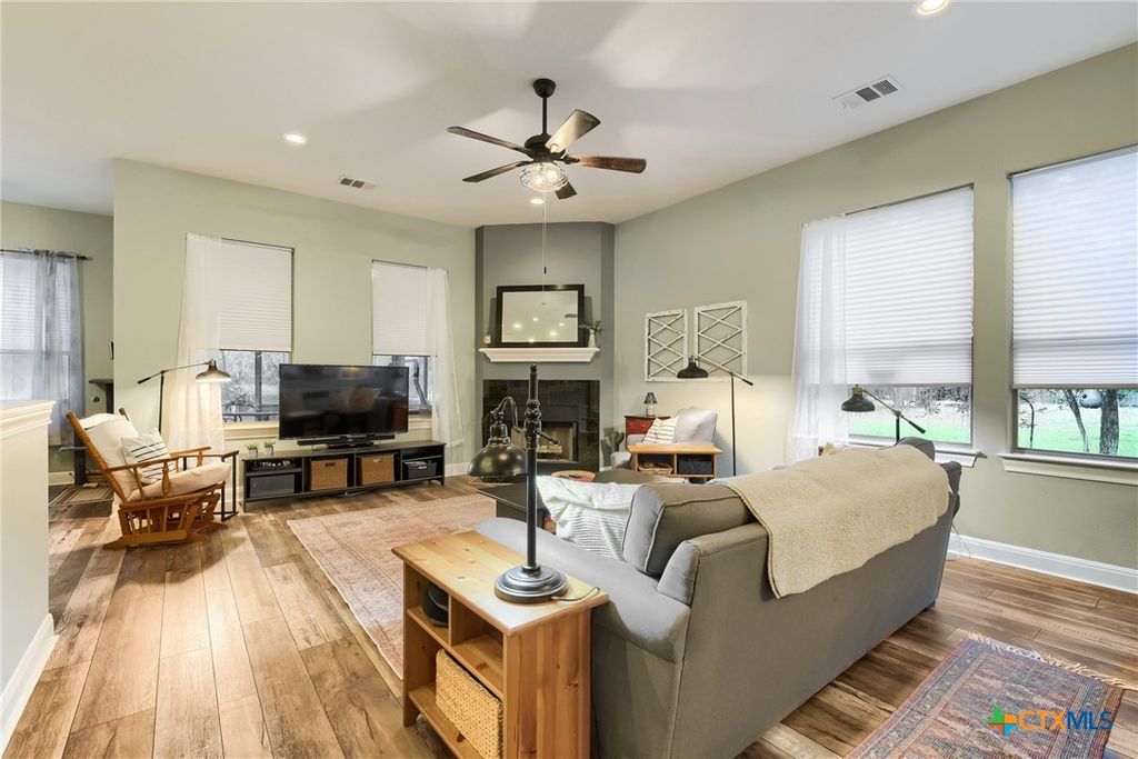 Photo of 11600 Chapel Lane Ln, Austin, TX 78748 (MLS # 608756)