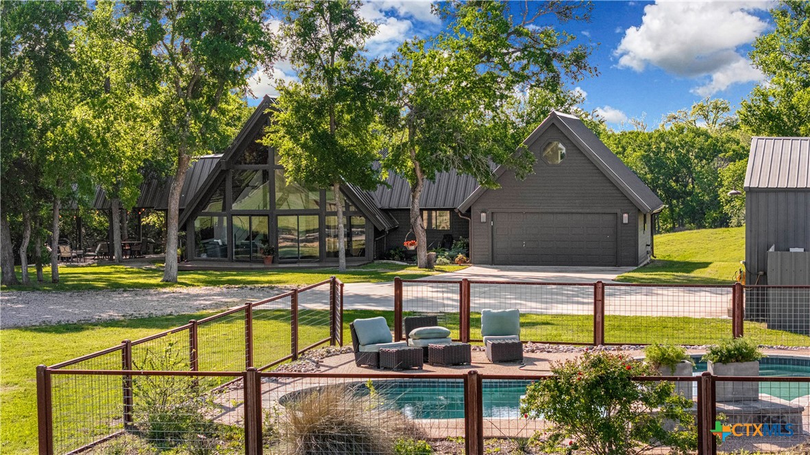 4158 Creek Road