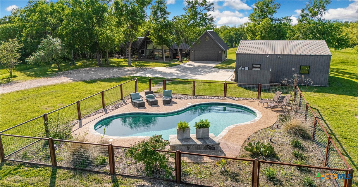 4158 Creek Road