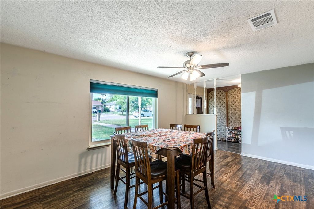 Photo of 2411 Osage Road, Gatesville, TX 76528 (MLS # 609550)